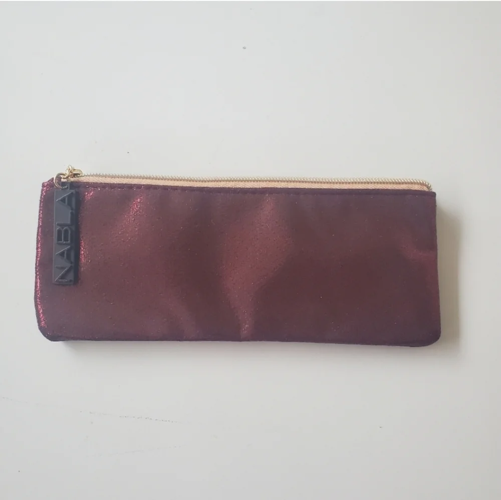 4 Nabla eyeshadow brushes and bag